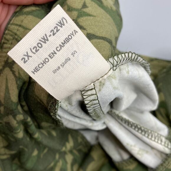 Women’s High Rise Camo Print Capri Leggings Pants Size 2X - Picture 4 of 4